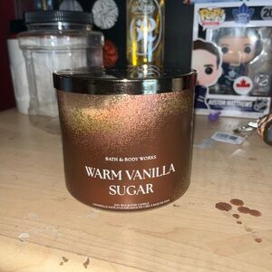 Bath & Body Works Warm Vanilla Sugar Candle with Gold Lid